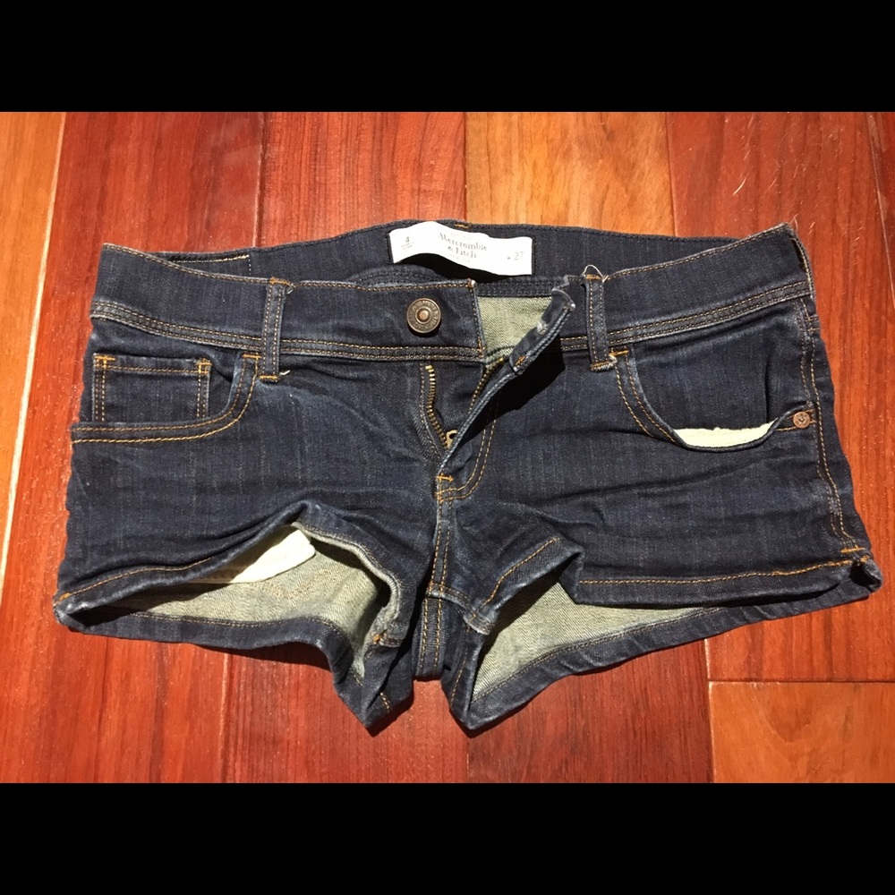 A&F short shorts👏