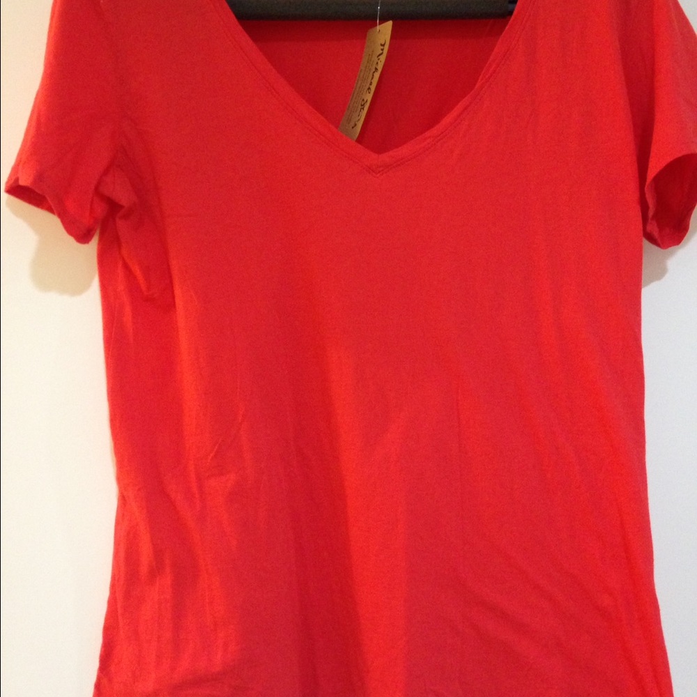 Michael Stars OS Red Relaxed Top/T-Shirt V Neck
