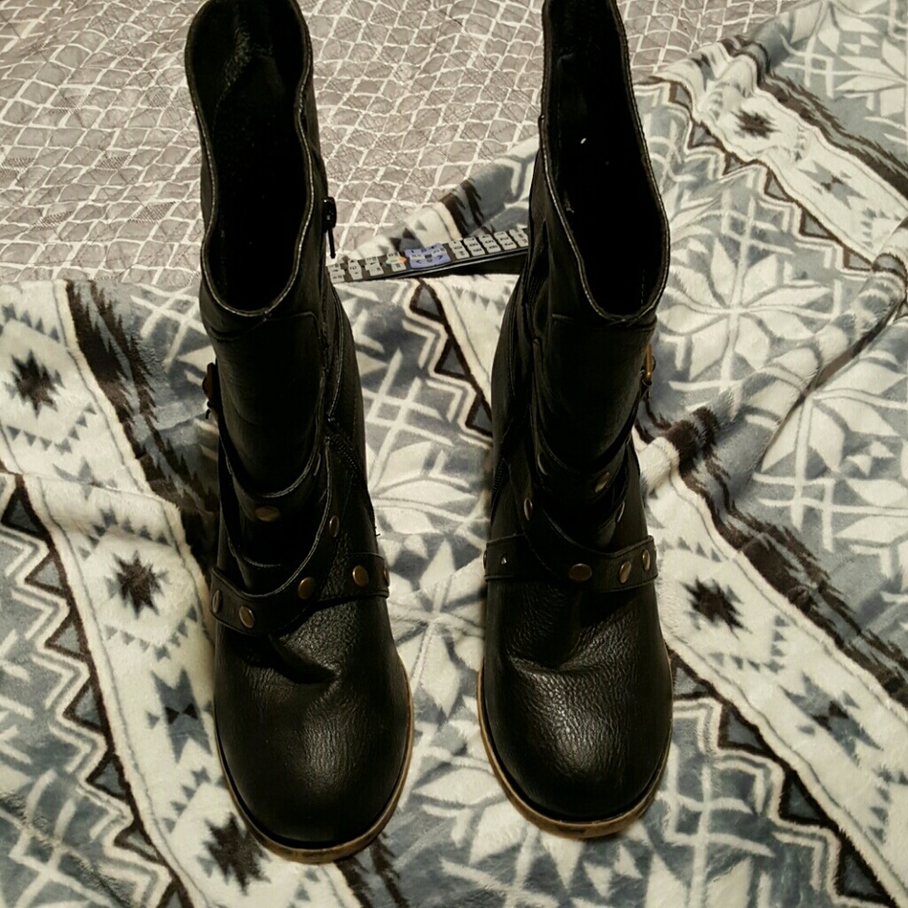 Black boots
