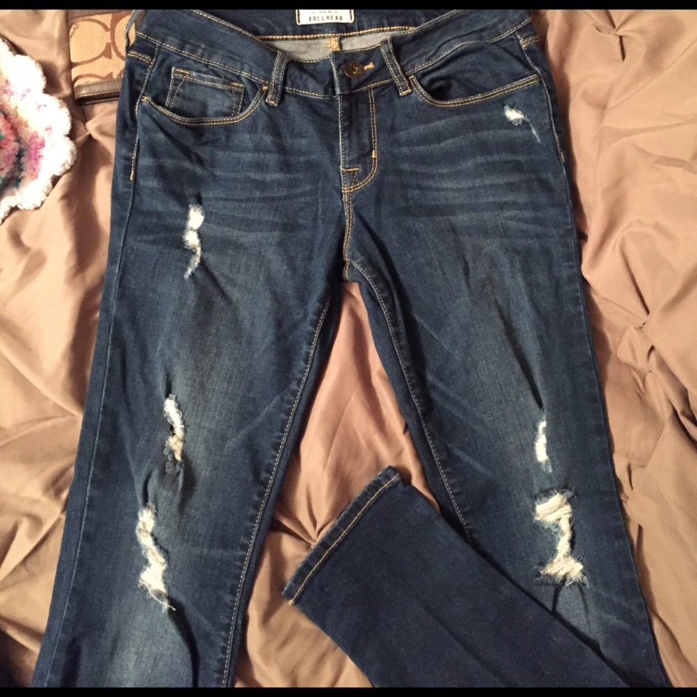 Bullhead Skinny ripped jeans