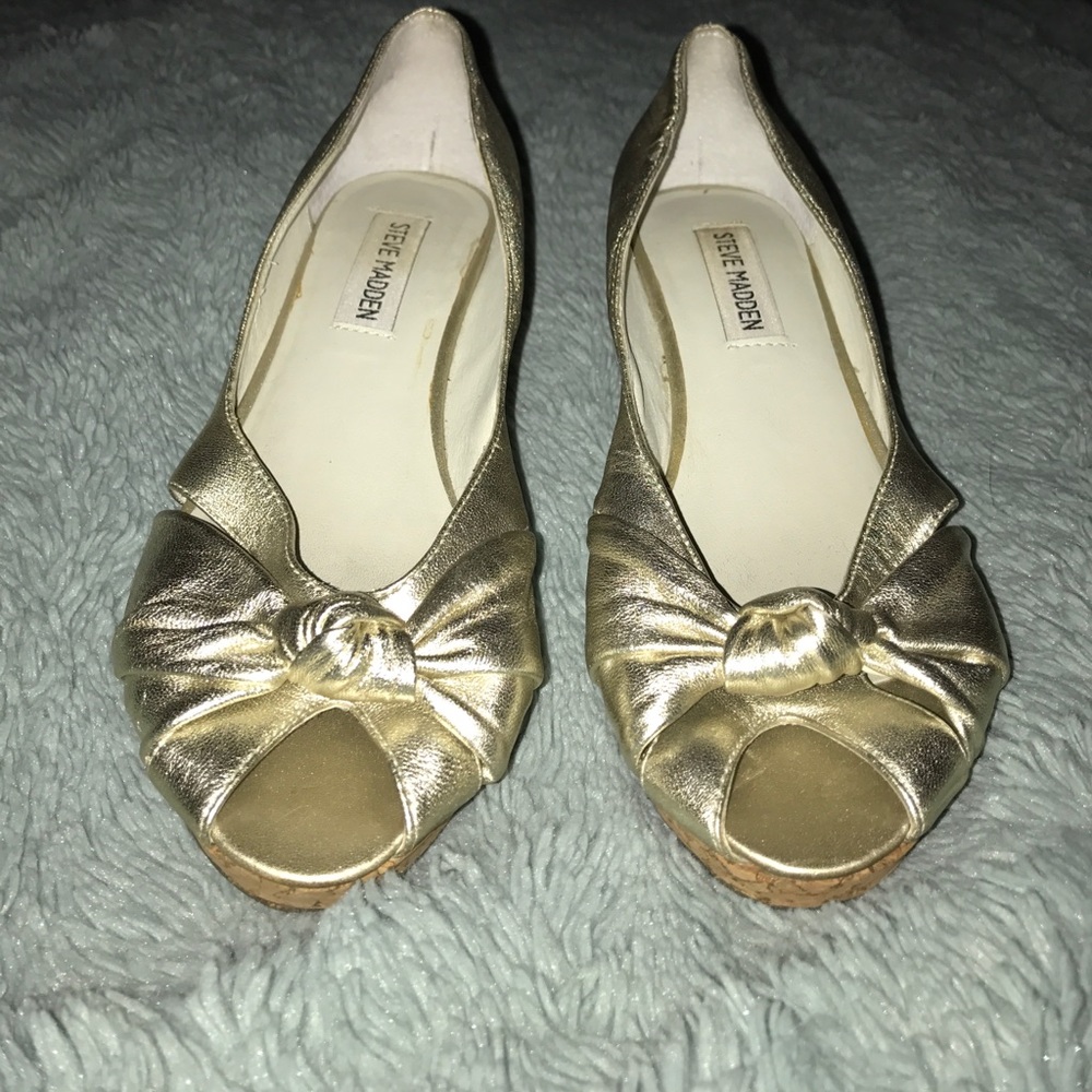 Gold Steve Madden wedges