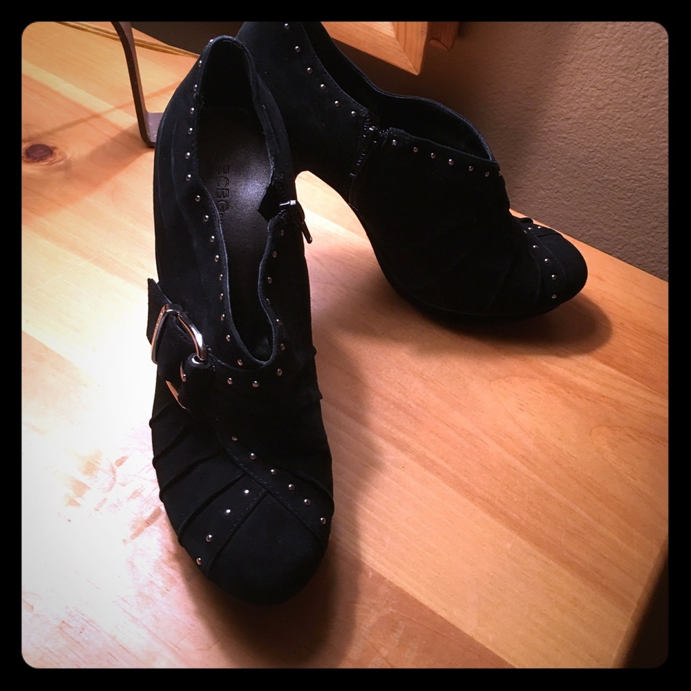 NEVER BEEN WORN!!! BCBGENERATION  heels