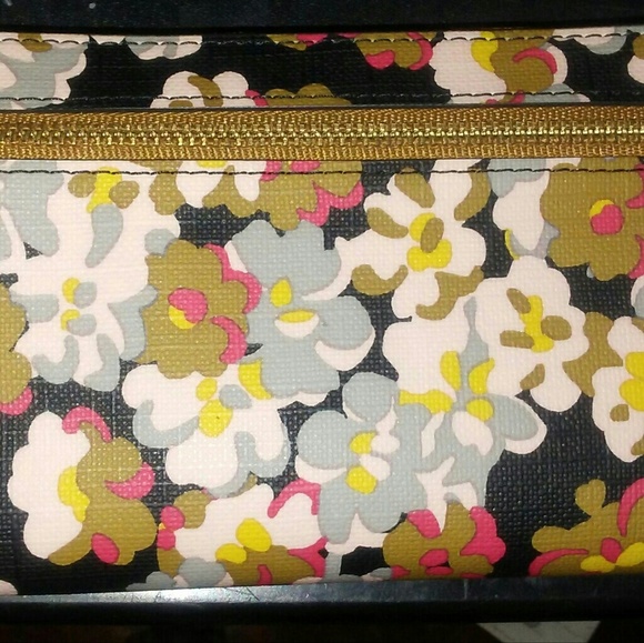 Floral Fossil Zip Around Wallet - Picture 3 of 5