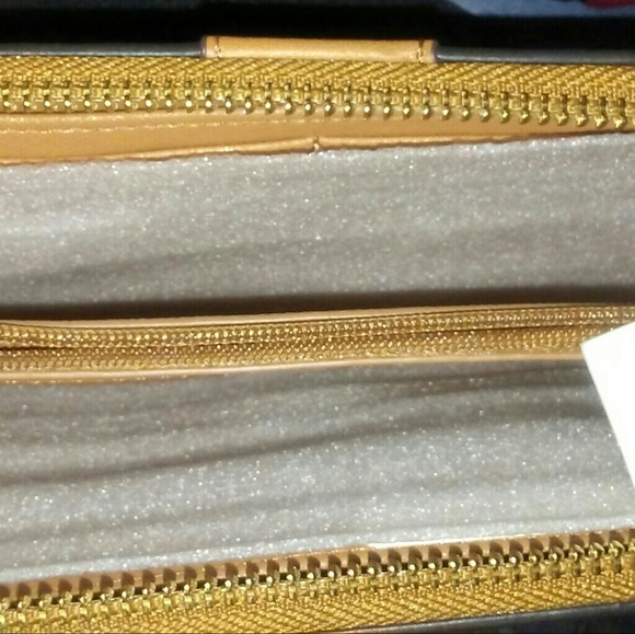 Floral Fossil Zip Around Wallet - Picture 4 of 5