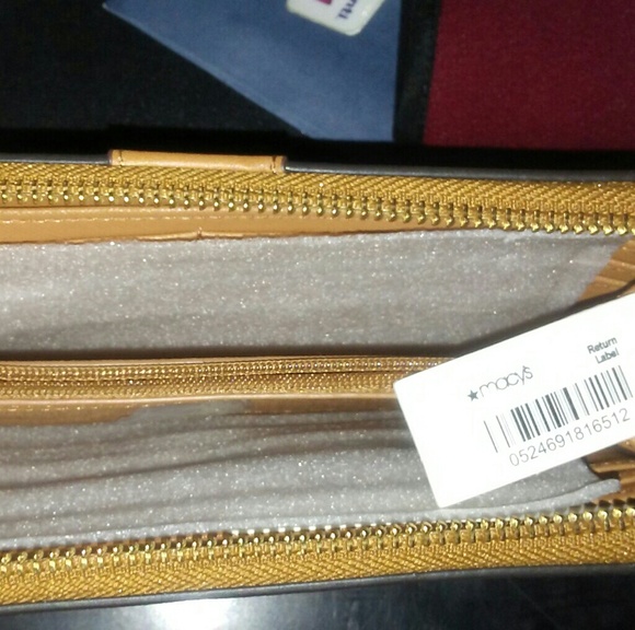 Floral Fossil Zip Around Wallet - Picture 5 of 5