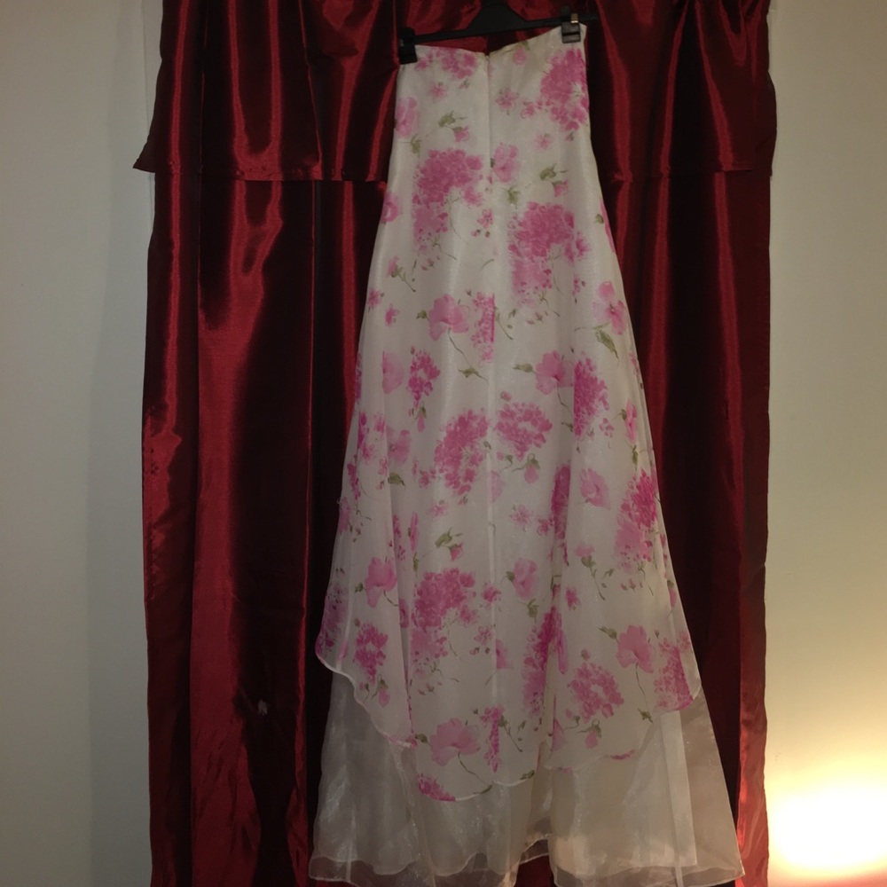 Morgan&Co. Prom Dress - Picture 3 of 4