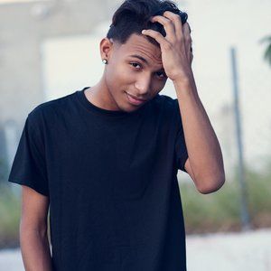 Meet your Posher, Luis