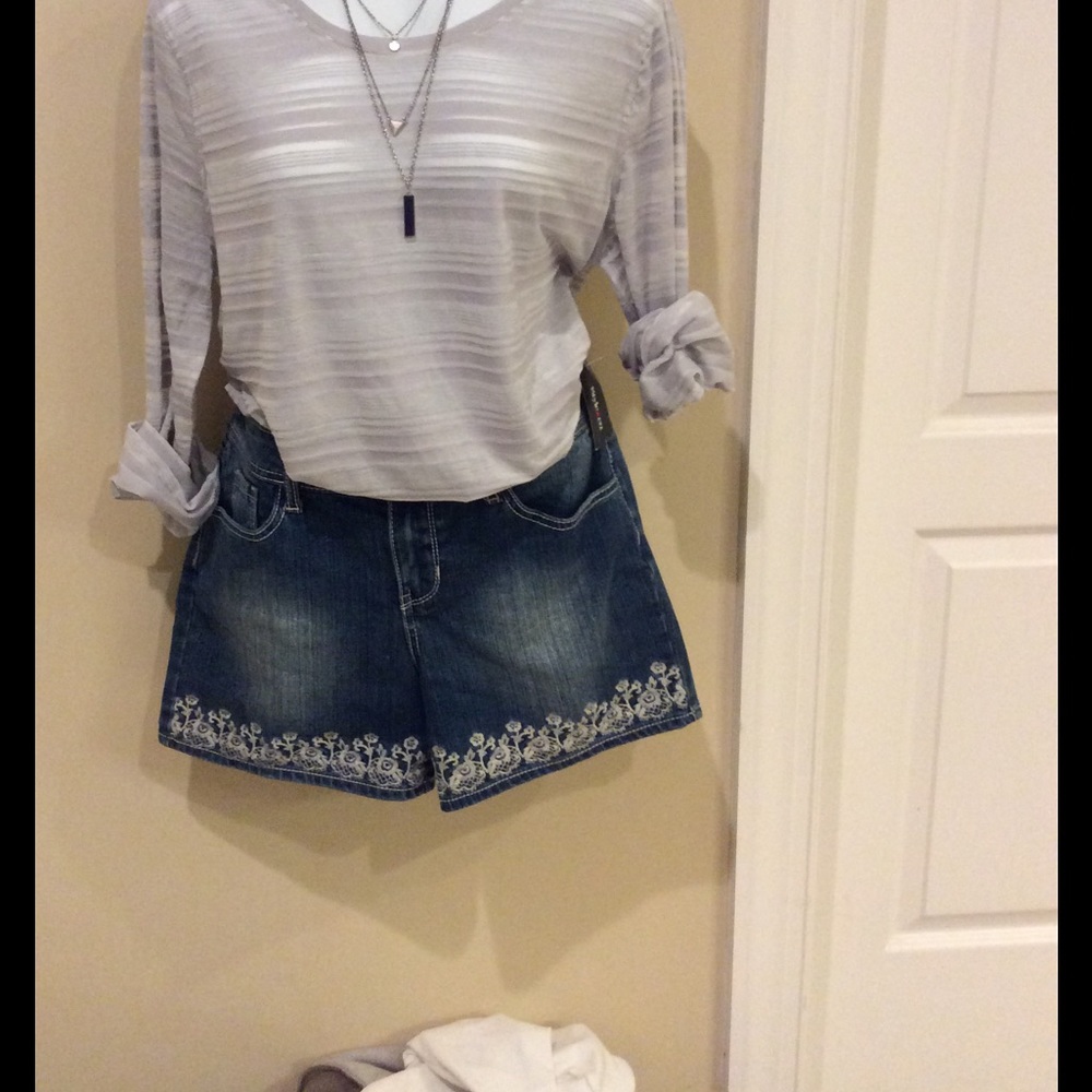 Macys Style&Co NWT Sheer Top Comfy Large Pale Gray