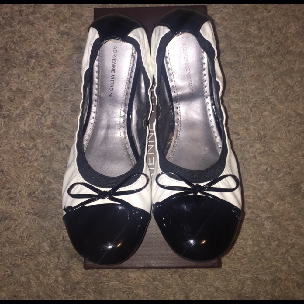 Like new Adrienne Vittadini flats