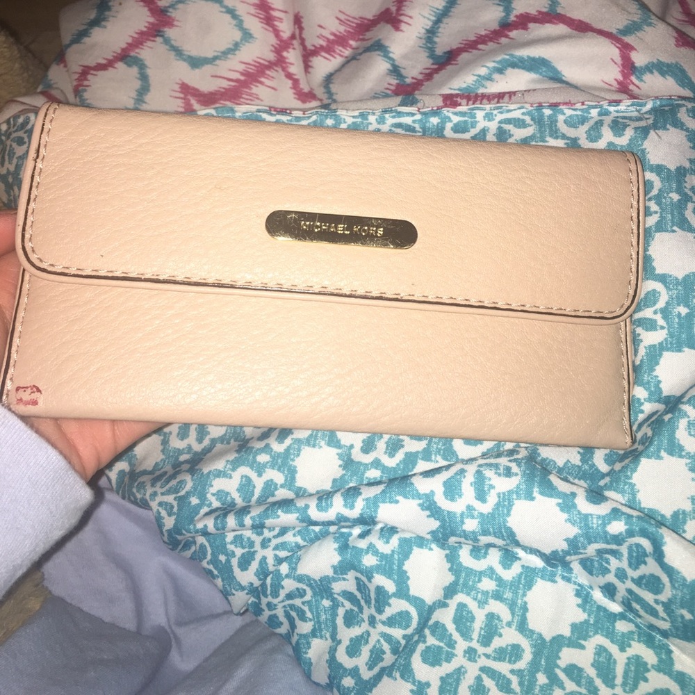 Micheal Kors wallet !!!