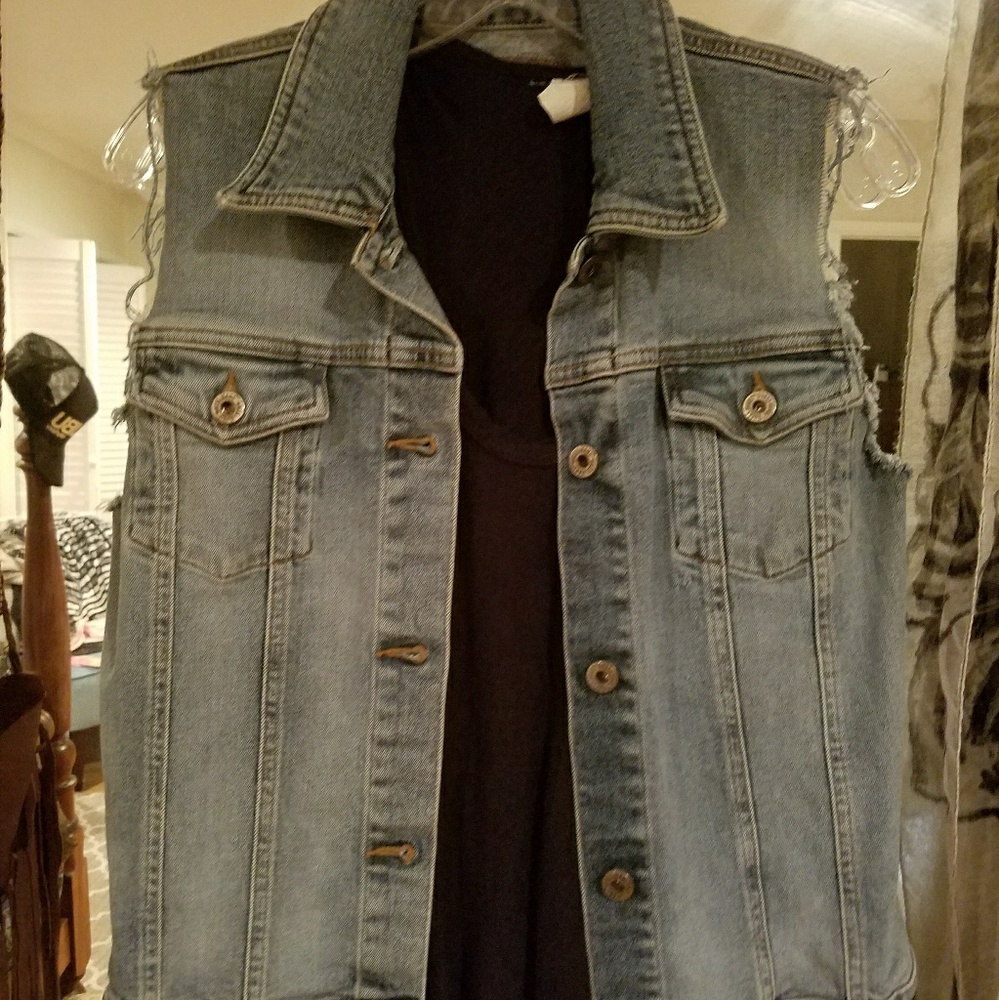 💥sold💥Vest - Picture 2 of 2