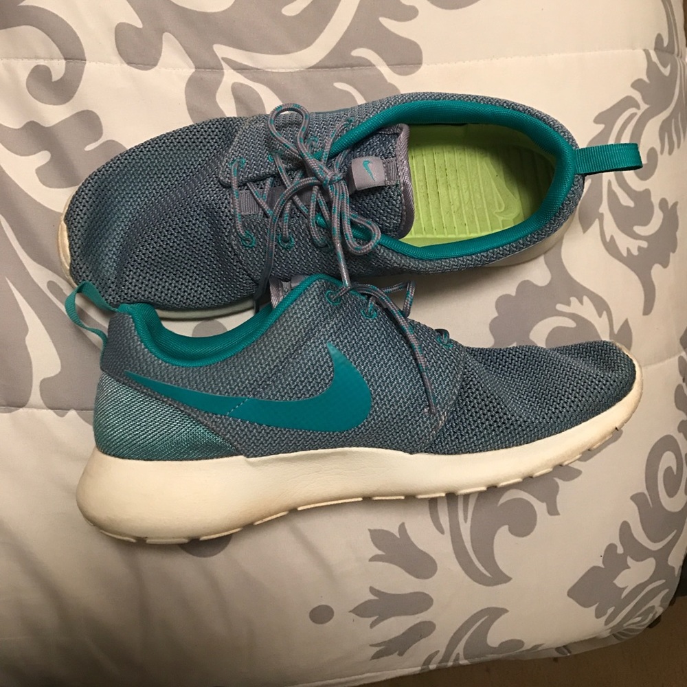 NIKE Roshe Runs!