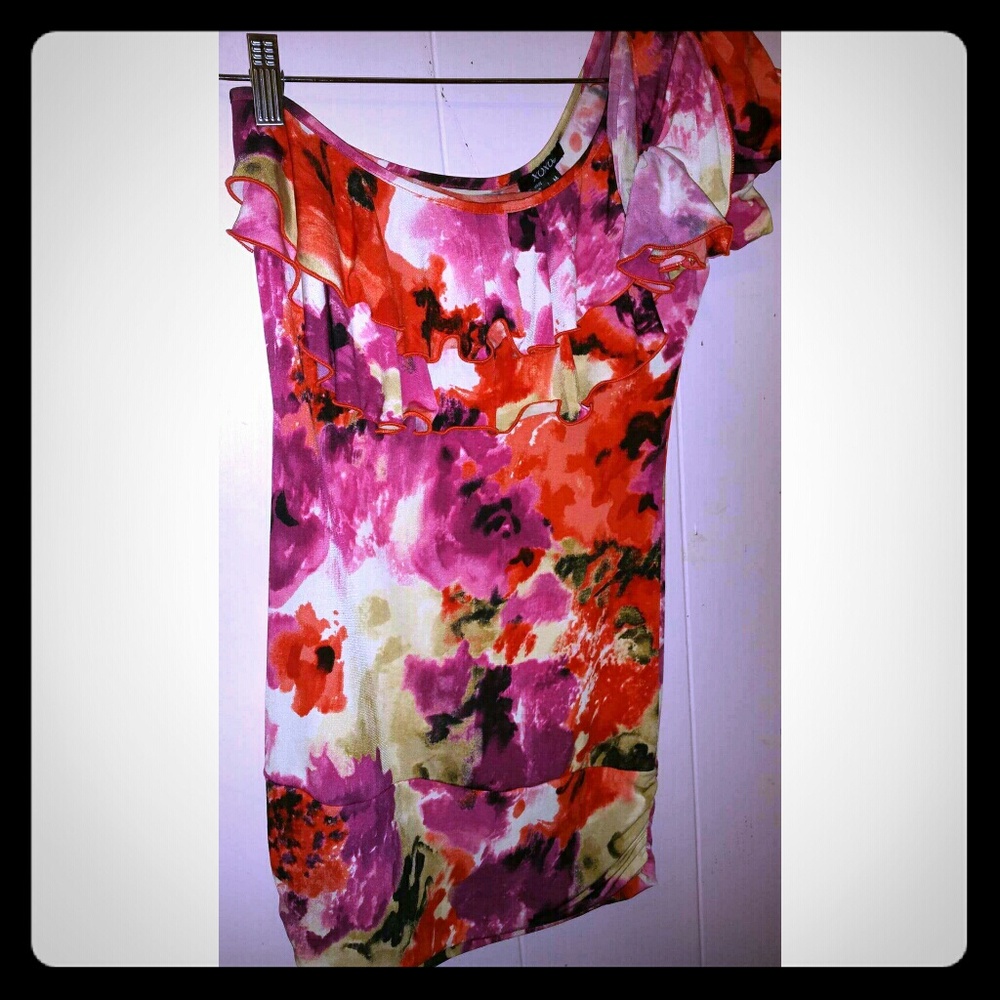 XOXO one shoulder top
