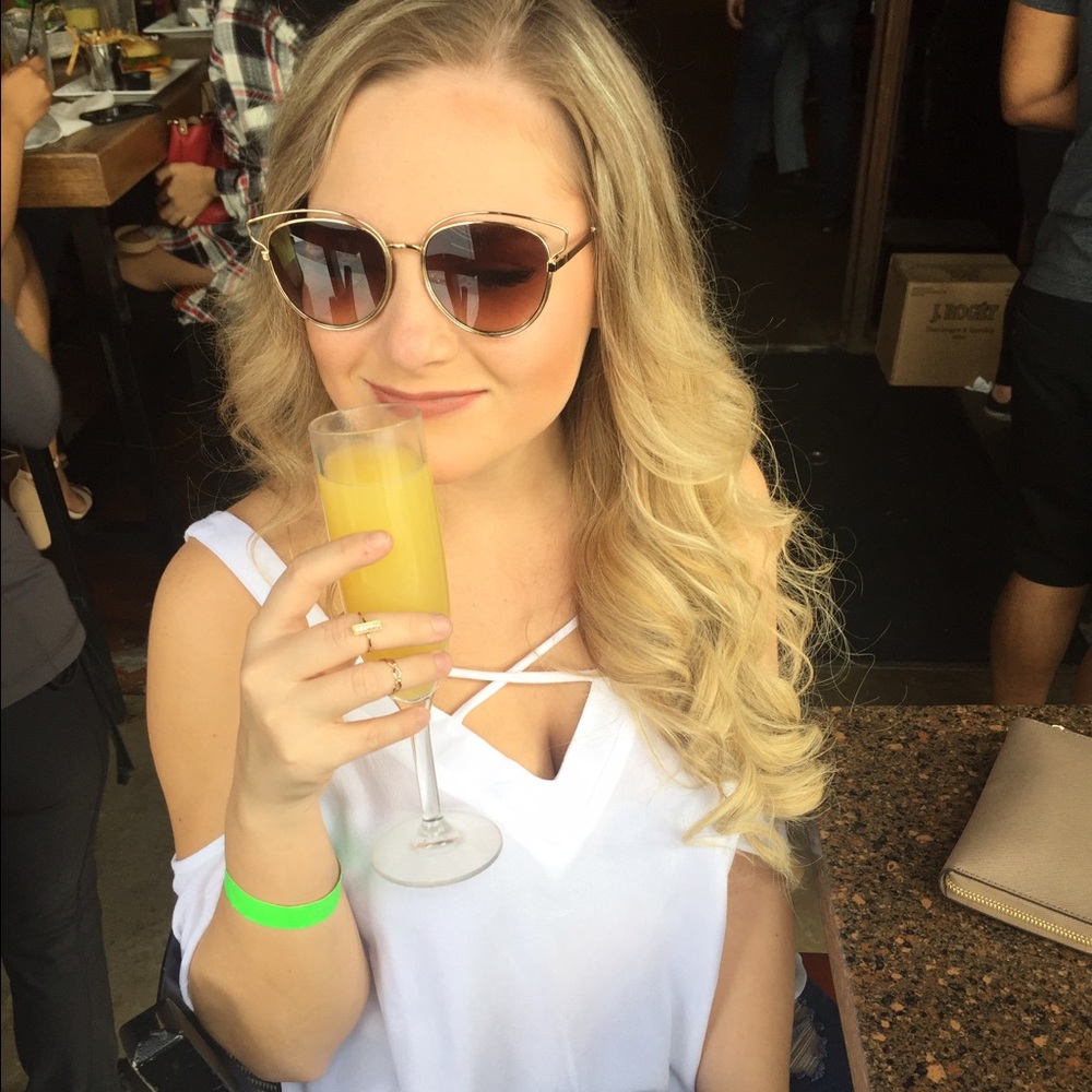 Meet your Posher, Caitlyn