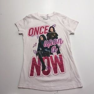 Disney Descendants girls size 7/8 tee shirt!