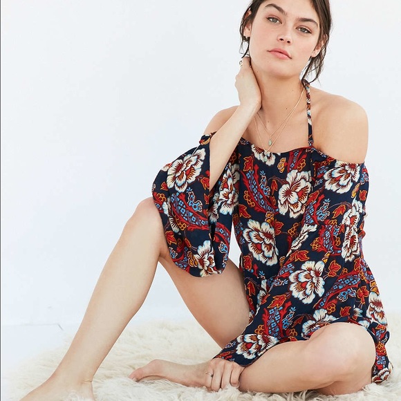 NWT UO Boho Floral Romper Halter Off The Shoulder - Picture 2 of 4