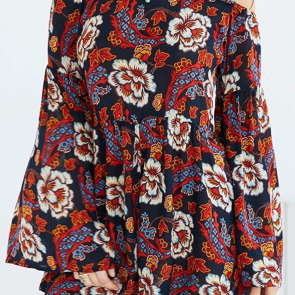 NWT UO Boho Floral Romper Halter Off The Shoulder - Picture 4 of 4