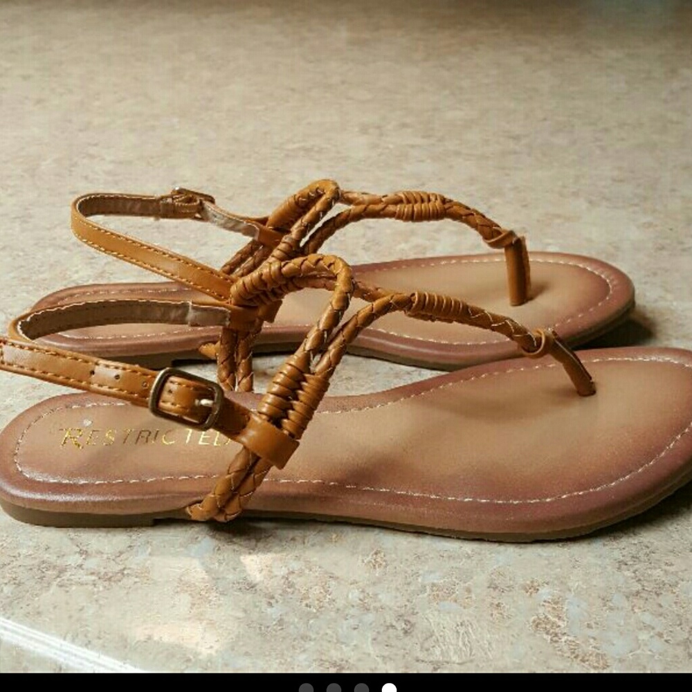 Braided sandals - Picture 2 of 3