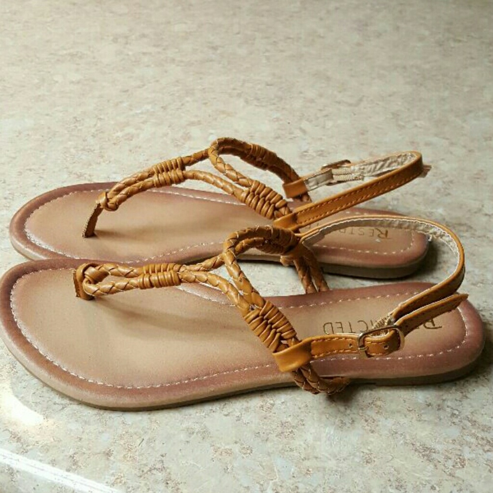 Braided sandals - Picture 3 of 3
