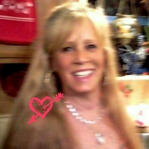 Meet your Posher, Carla