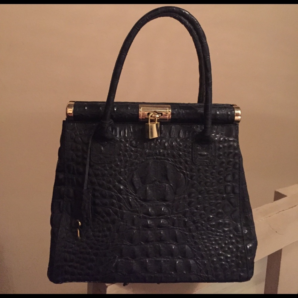 Made in Italy Genuine Croc hand bag w straps 😍🎁