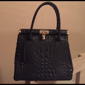 Made in Italy Genuine Croc hand bag w straps 😍🎁
