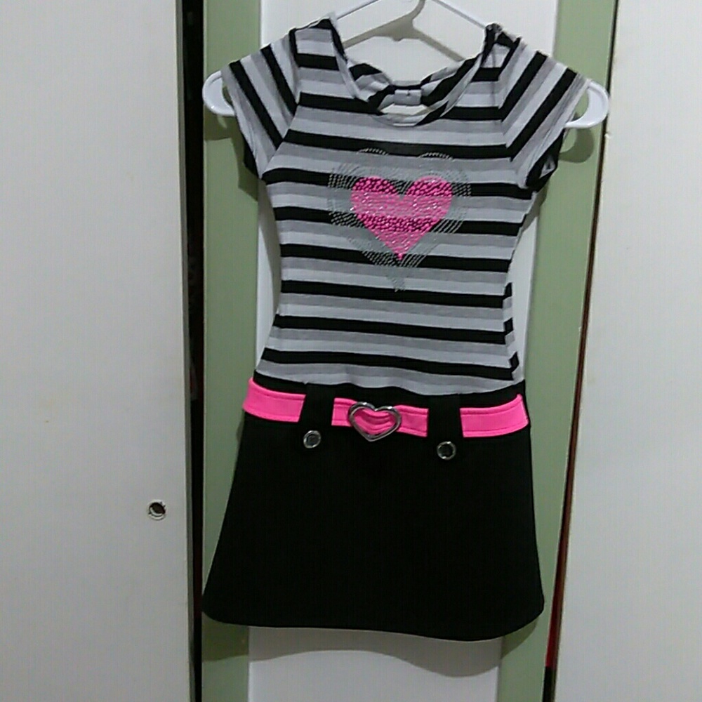 Bundle of two short sleeves dresses