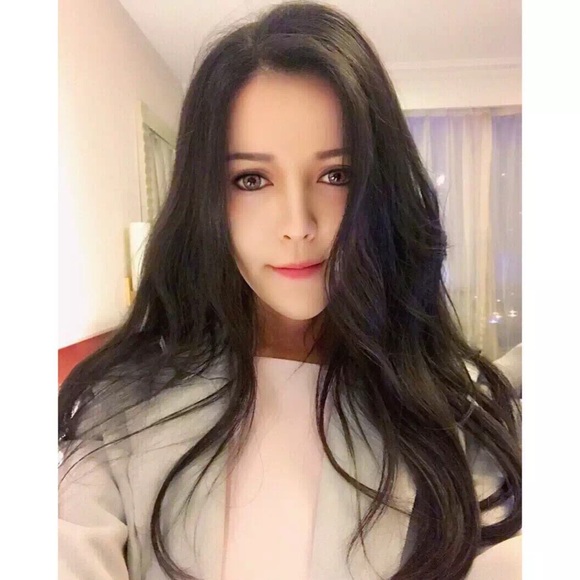 Hello, I'm Sarah - Picture 2 of 6