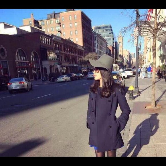 Hello, I'm Sarah - Picture 3 of 6