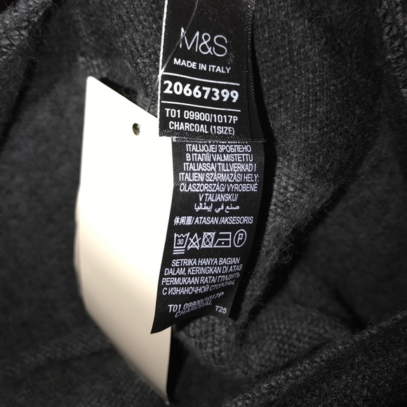 Mark & Spencer made in Italy shawl!! Grey nwt! - Picture 2 of 2