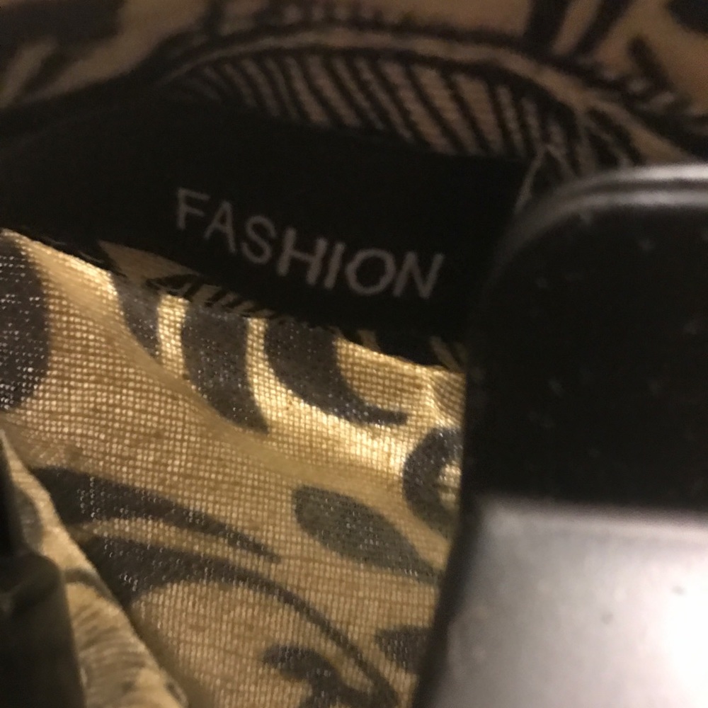 Floral button up 👔👌🏾 - Picture 4 of 4