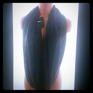 Nike Infinity scarf