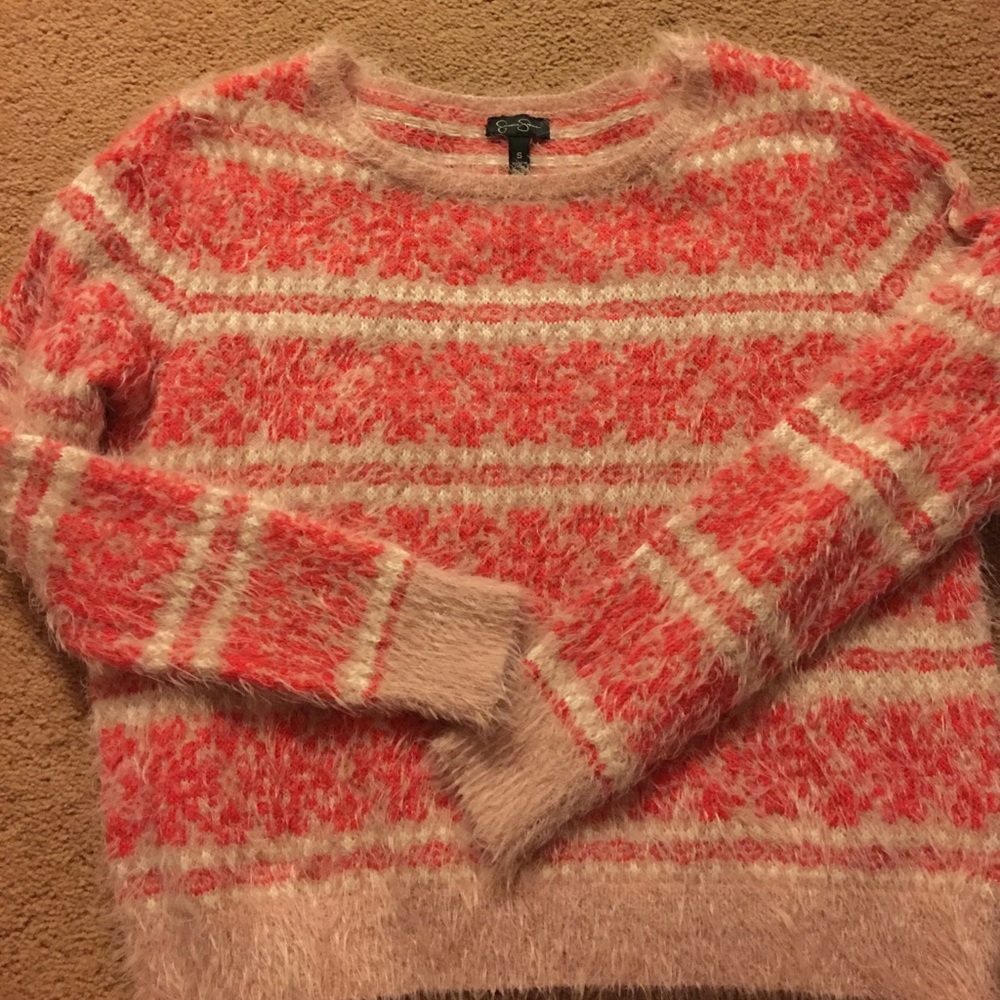 Jessica Simpson cropped sweater.