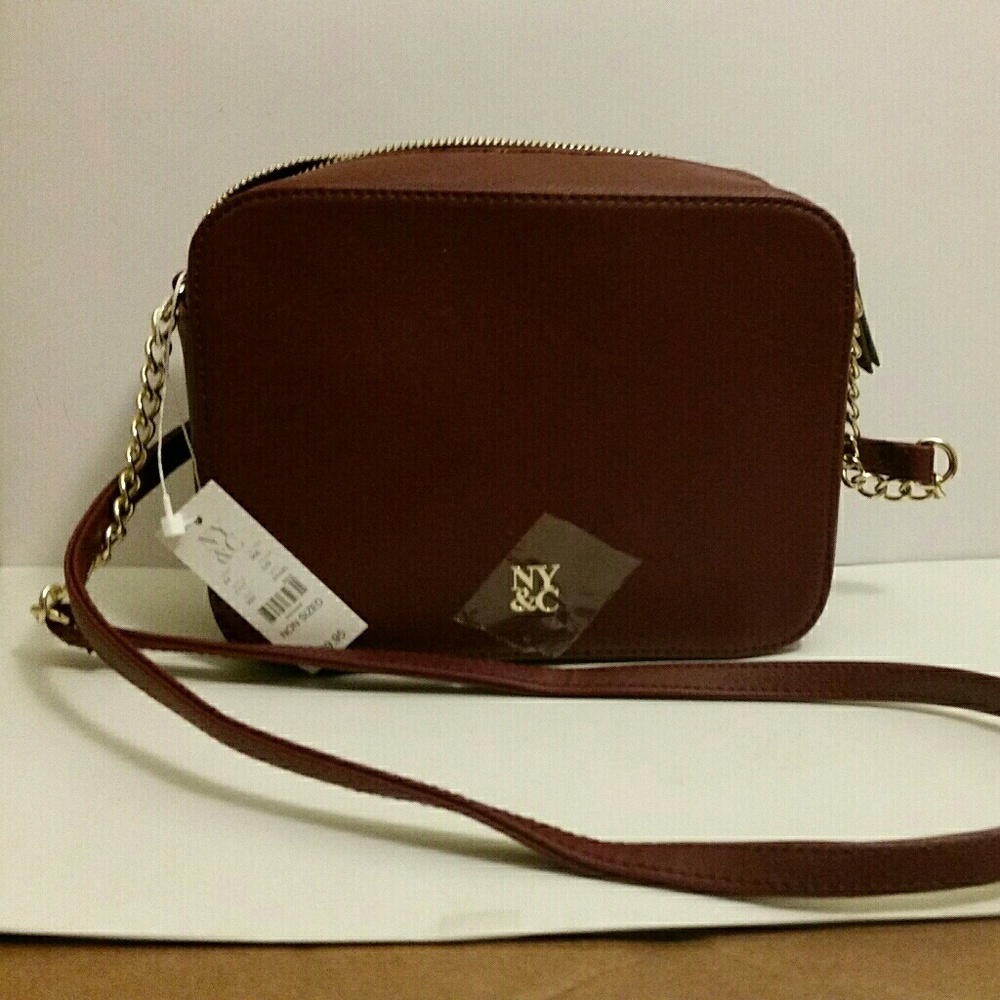 ❌❌SOLD❌❌ New york & company burgendy crossbody bag - Picture 2 of 7
