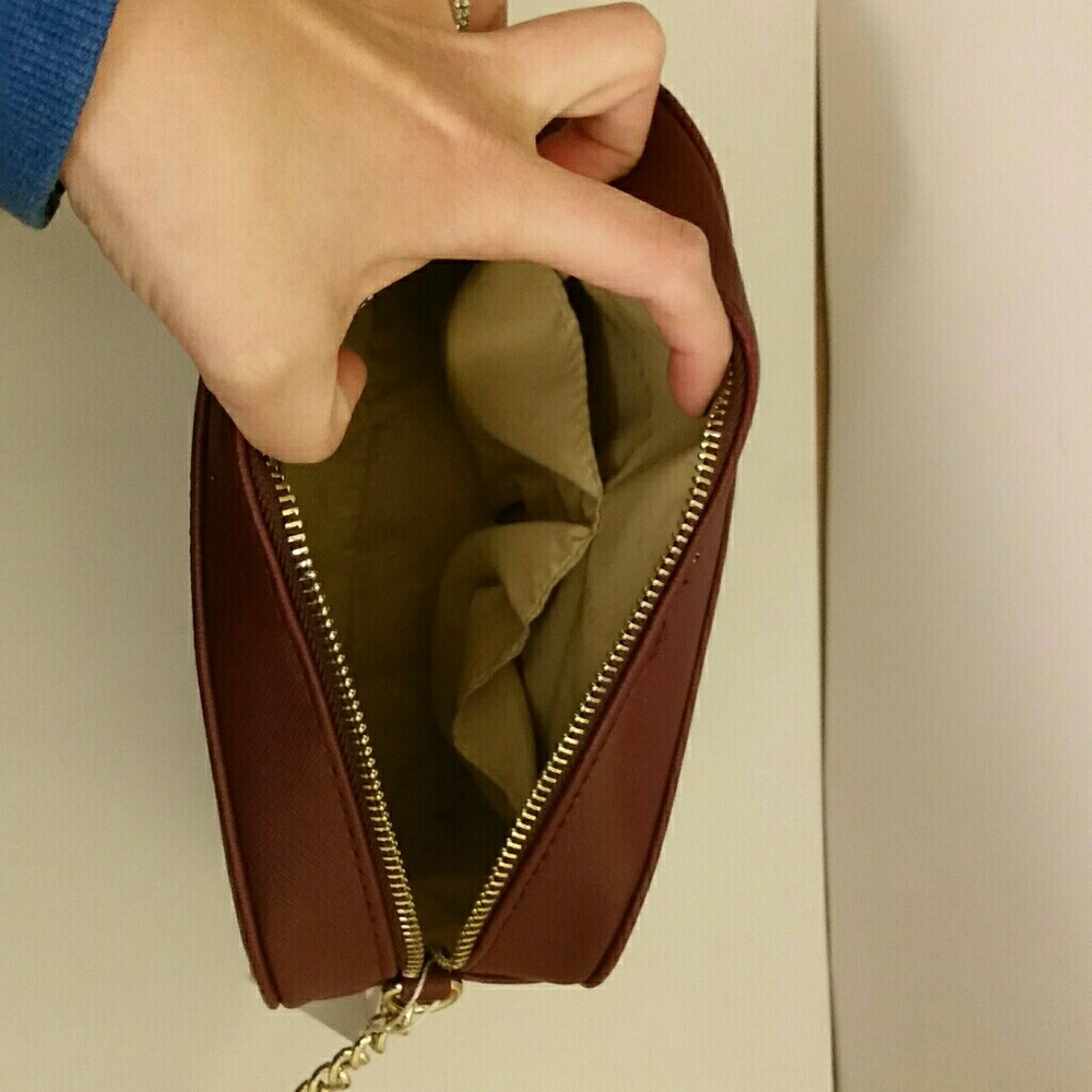 ❌❌SOLD❌❌ New york & company burgendy crossbody bag - Picture 5 of 7