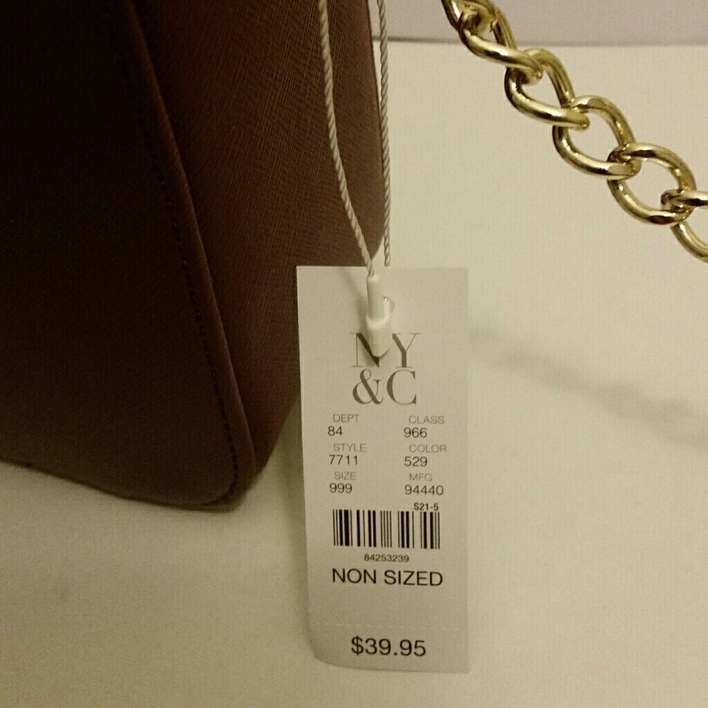 ❌❌SOLD❌❌ New york & company burgendy crossbody bag - Picture 6 of 7