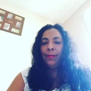 Meet your Posher, Yolaine