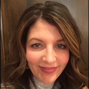 Meet your Posher, Denise