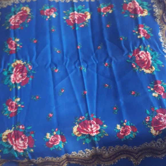 Gentry 31" Square acrylic scarves - Set of 4 - Picture 2 of 6