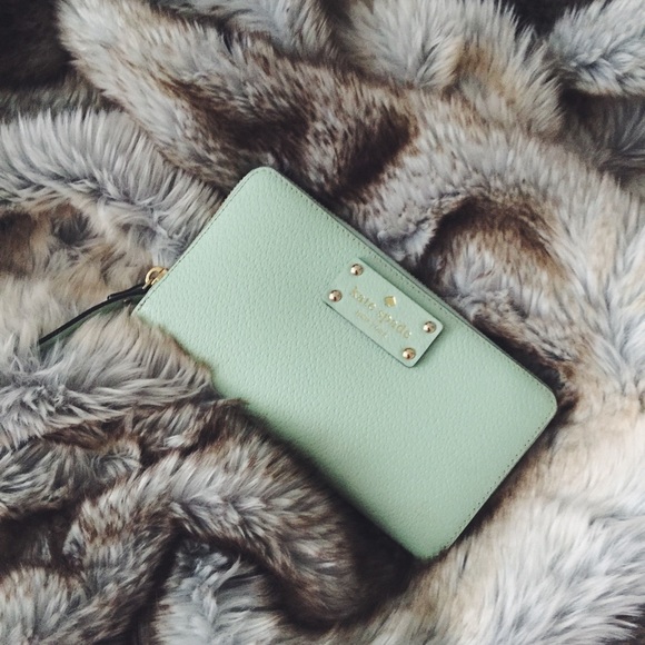 kate spade Handbags - 🎉RESERVED🎉 NWT Kate Spade Wellesley Wallet