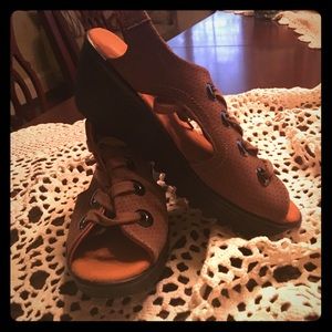 Bernie Mev comfort platform sandals