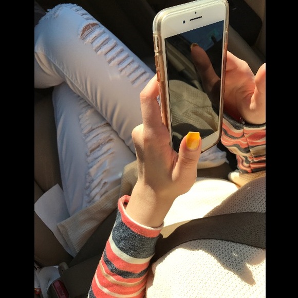 SOLD OUT❣️ Soft Thermal Split Back Top - Picture 6 of 6