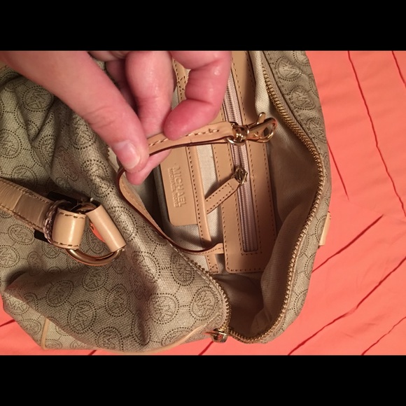 AUTHENTIC MK purse - Picture 5 of 7