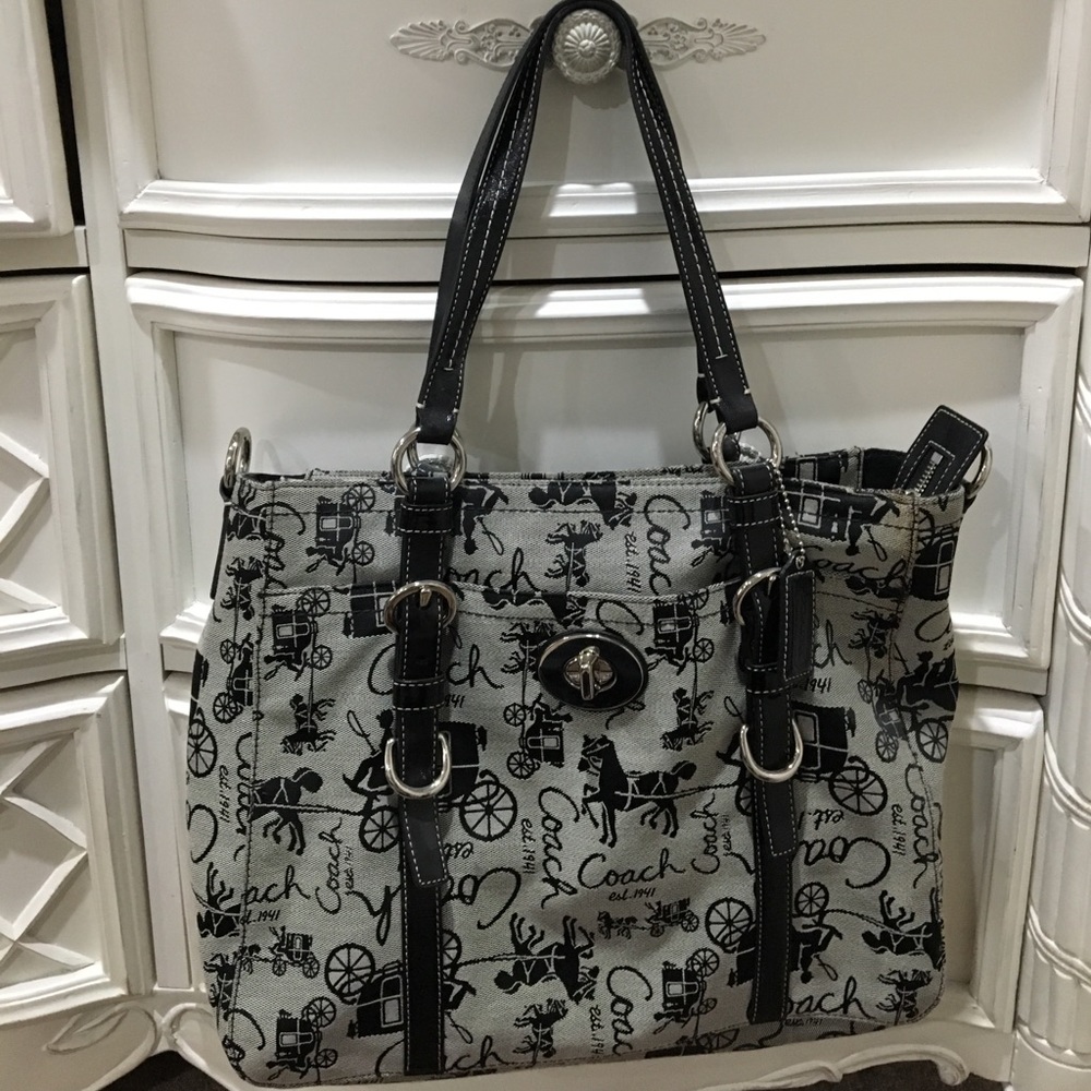 SALE!! NWOT COACH Horse and Carriage Tote Black - Picture 1 of 4