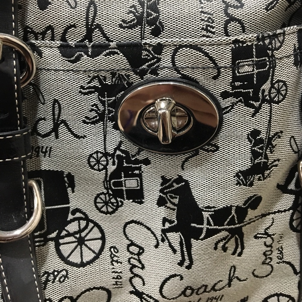 SALE!! NWOT COACH Horse and Carriage Tote Black - Picture 2 of 4