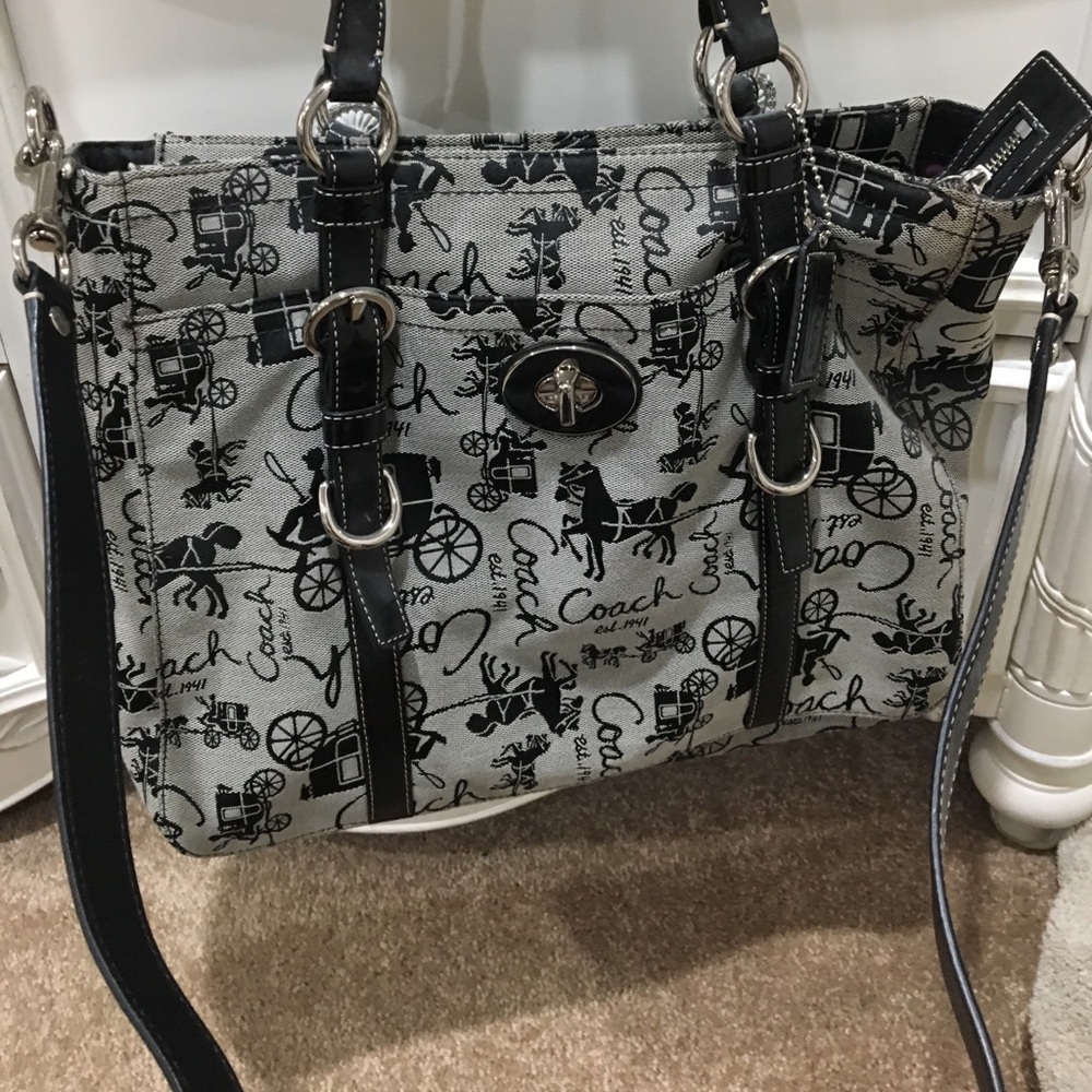 SALE!! NWOT COACH Horse and Carriage Tote Black - Picture 4 of 4