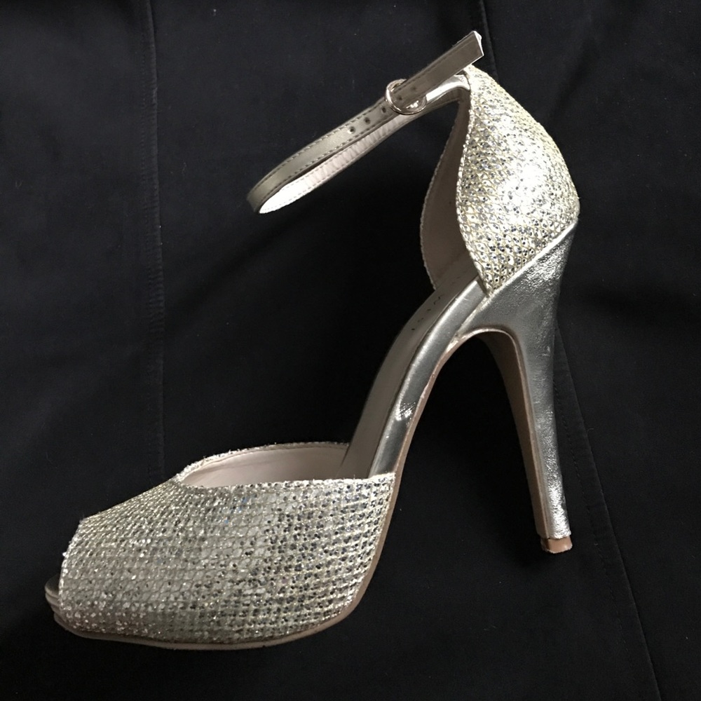 Gold sparkly Nine West ankle strap peep toe heels