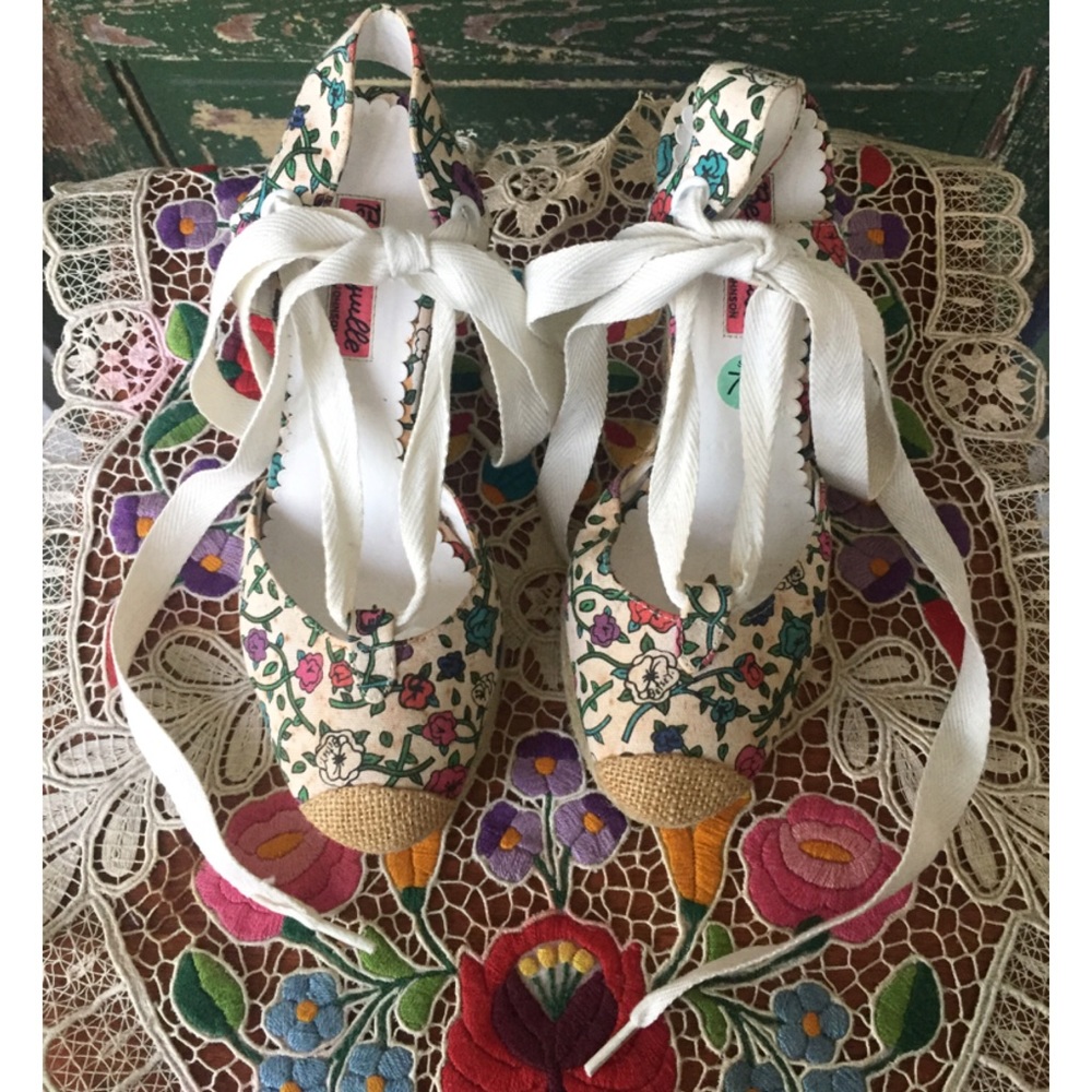 ❌SOLD❌Vintage Betseyville Espadrilles