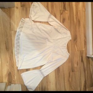 Ladies XL NWOT Bell Sleeve top with lace detail.