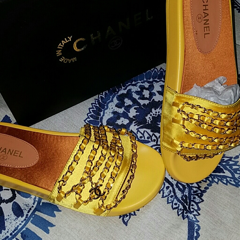 Summer Chained Satin Rubber Slide